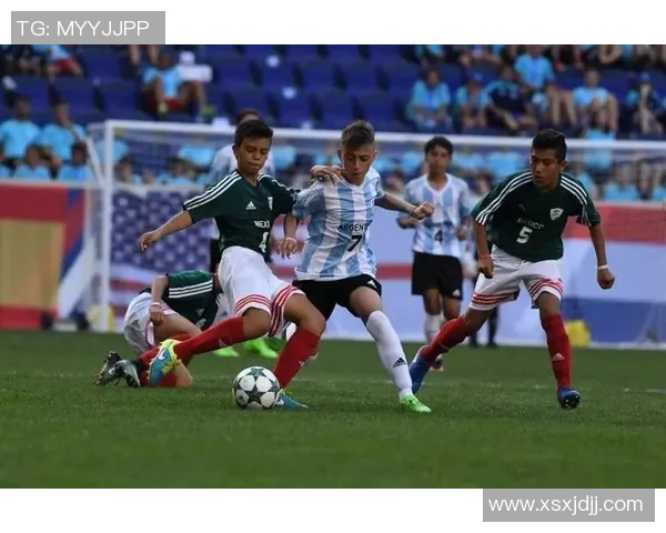 莫少聪足球生涯回顾与成就分析探讨中国足球的未来发展方向 莫少聪足球生涯回顾与成就分析探讨中国足球的未来发展方向